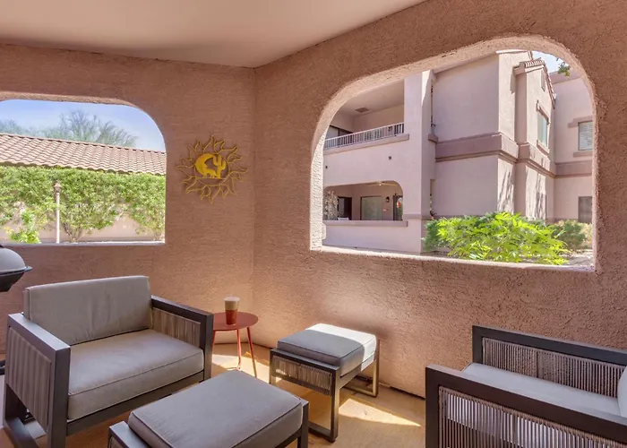 Stunning 3 Bedroom In The Heart Of Apartment *